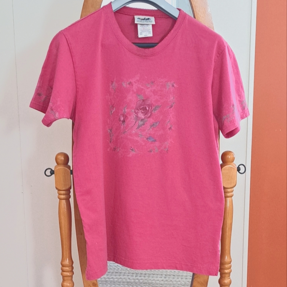 Northern Reflections Rose Tee 👕